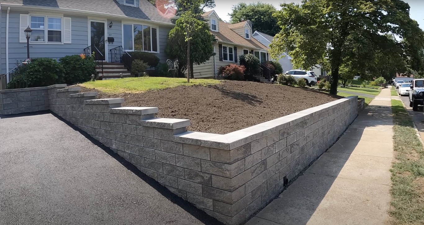 Quality concrete retaining wall blocks for residential landscaping in Bloomington, IL